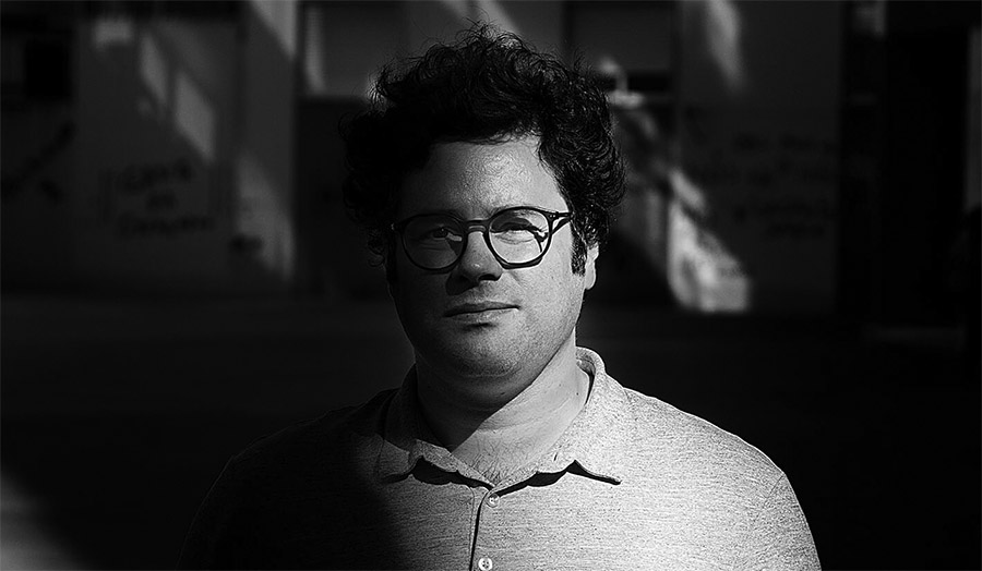 Black and white portrait of Paulo Moreira