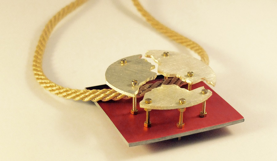 Broken, pendant by Thom Amar 