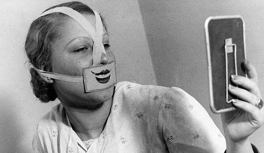  FA Studio 1: The Divided Selfie